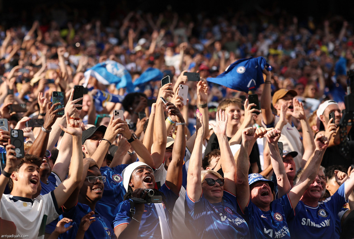 «البلوز» يحتفلون