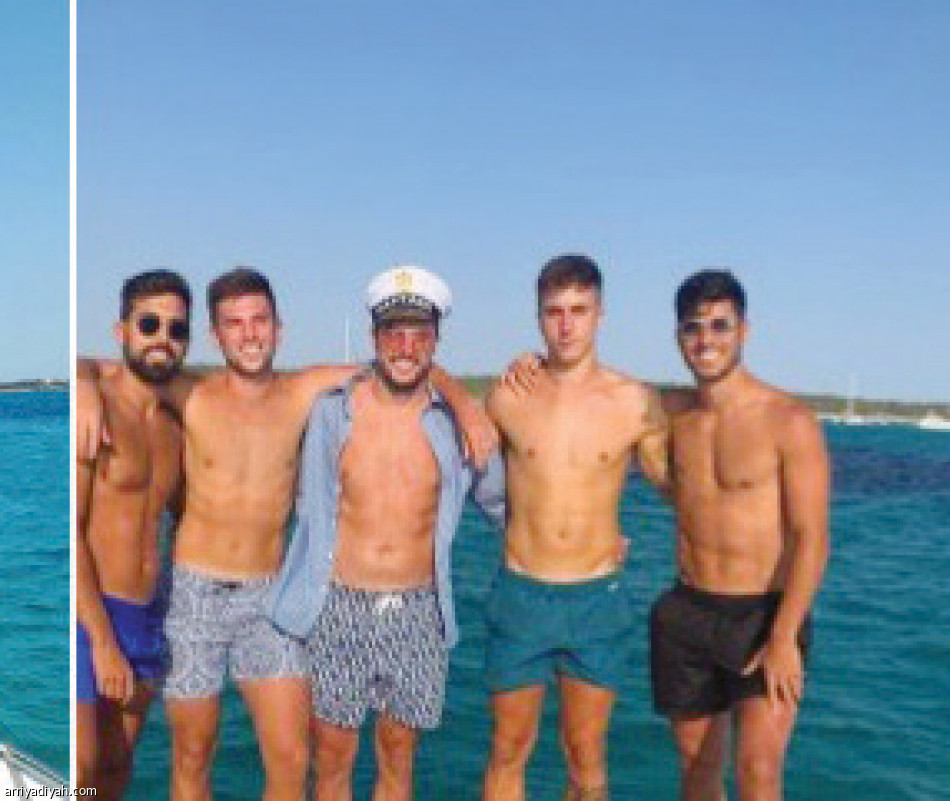 إنستجرام
يوثق عطلات النجوم