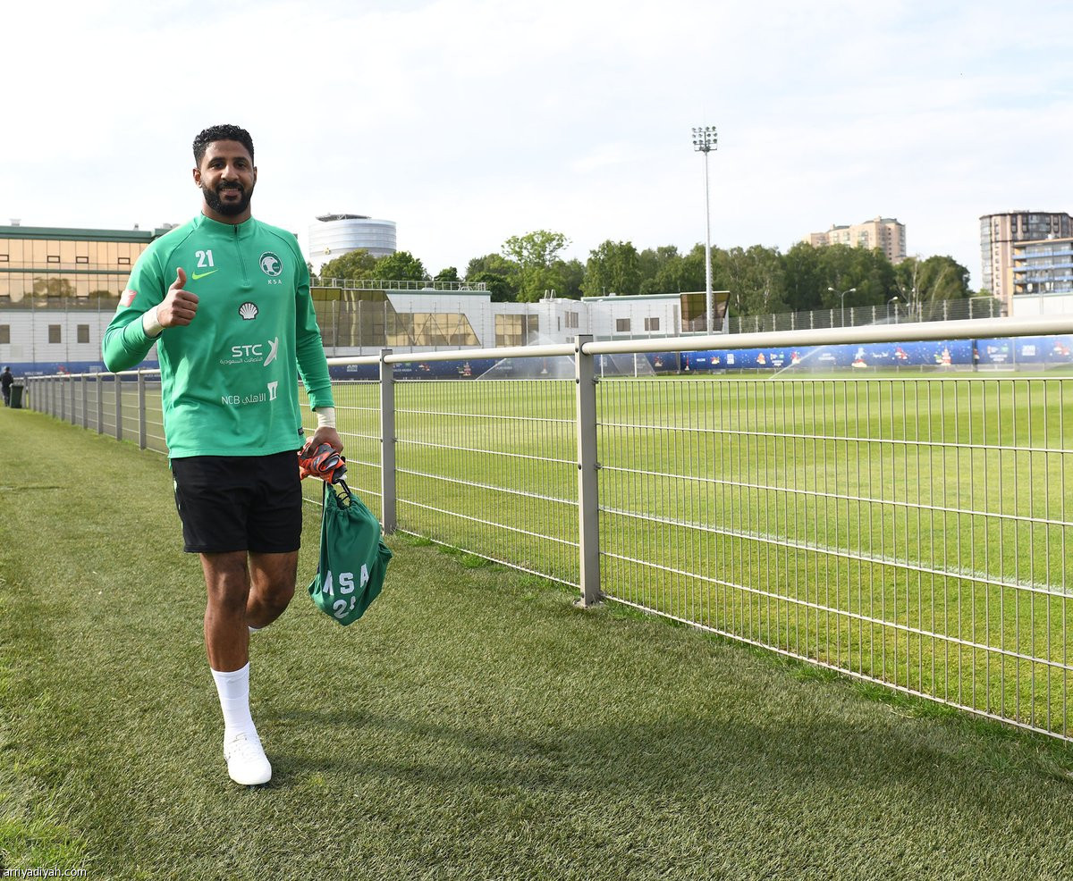 الصقور يواصلون المهمة