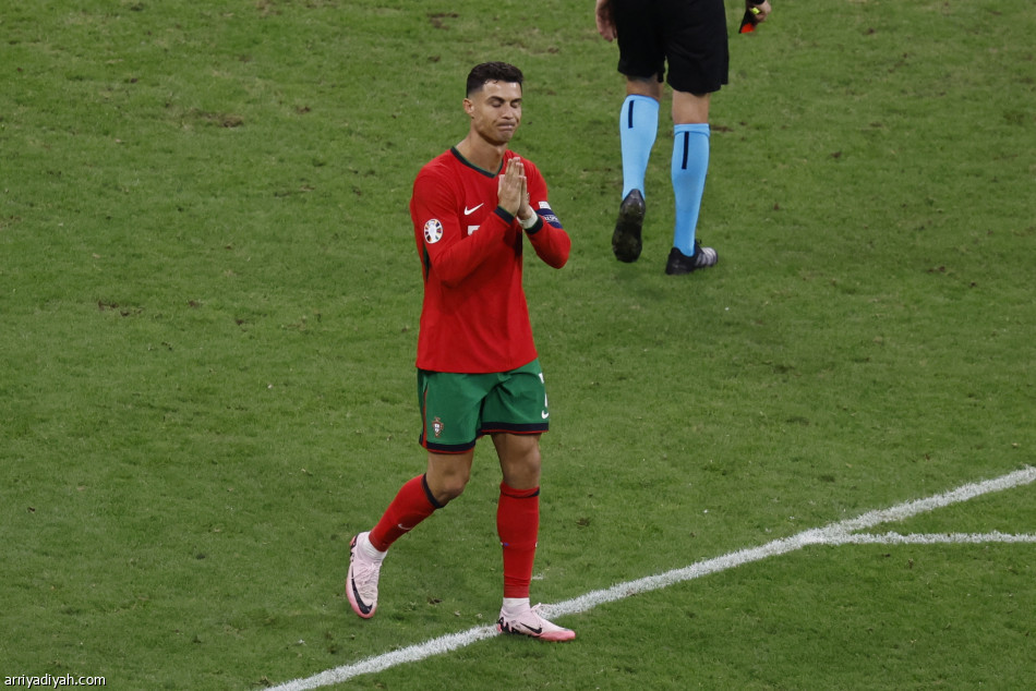 خلال 32 يوما.. رونالدو يبكي مع النصر والبرتغال.. والنهاية مختلفة