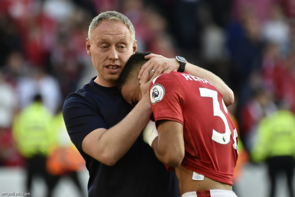 أرسنال يتعثر.. ويهدي السيتي لقب الدوري