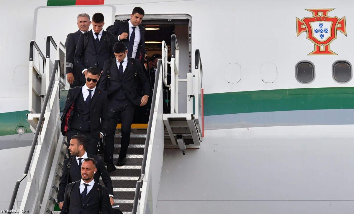 الدون ورفاقه .. يصلون