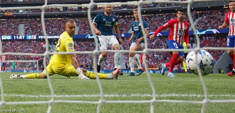 موراتا يقود أتلتيكو إلى عبور فينورد