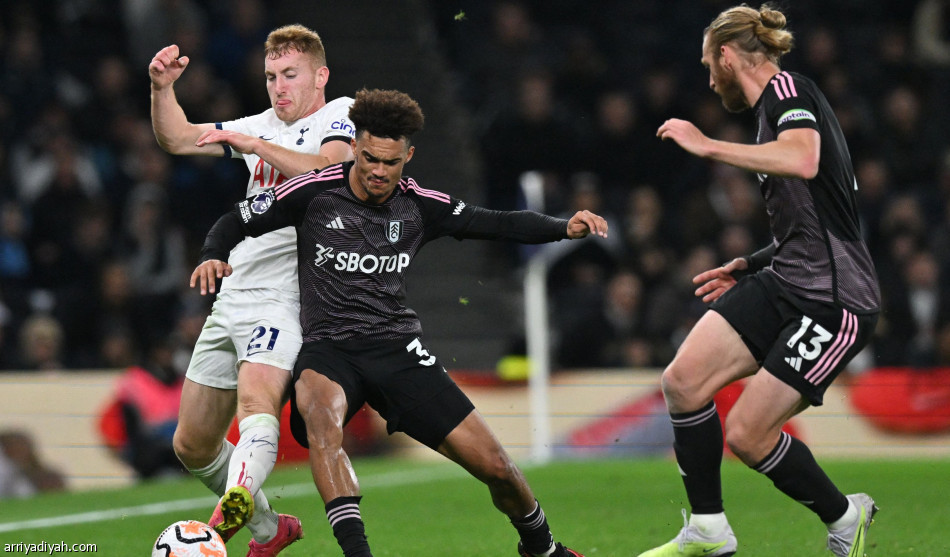 توتنهام يستعيد الصدارة بثنائية فولهام