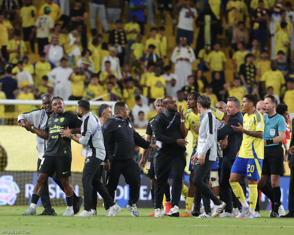 أحداث «الكلاسيكو».. بدأت بهجمة ديابي وانتهت بـ 3 بطاقات