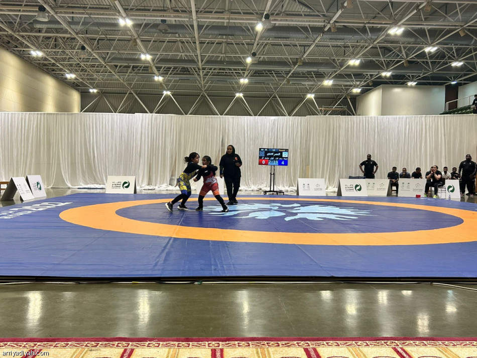 121 مشاركة في أول مصارعة نسائية سعودية