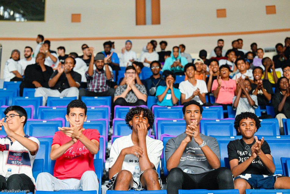 آمنة وسمية..
4 أعوام ملاكمة وركل