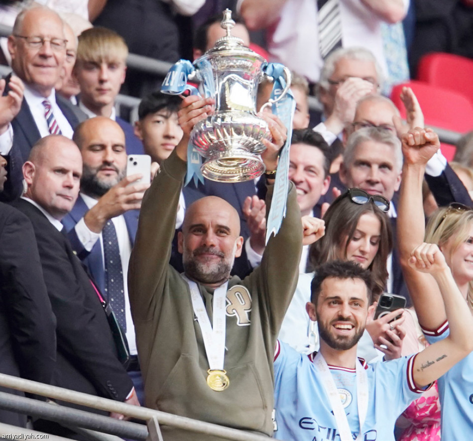 السماوي
يلوّن كأس إنجلترا