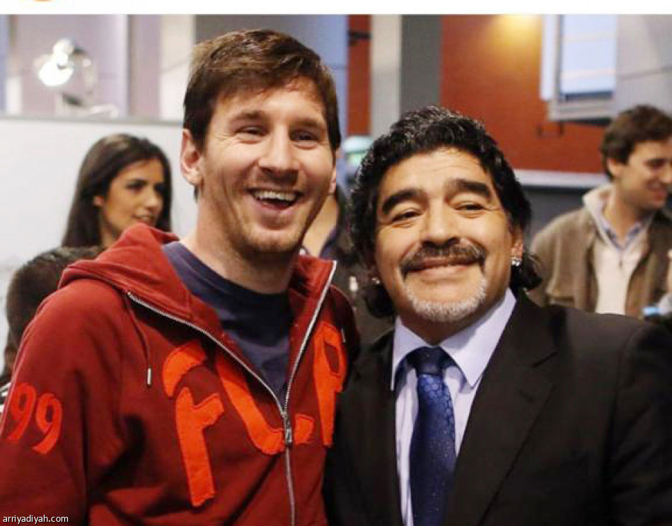 ميسي 
يحطم رقم رونالدو