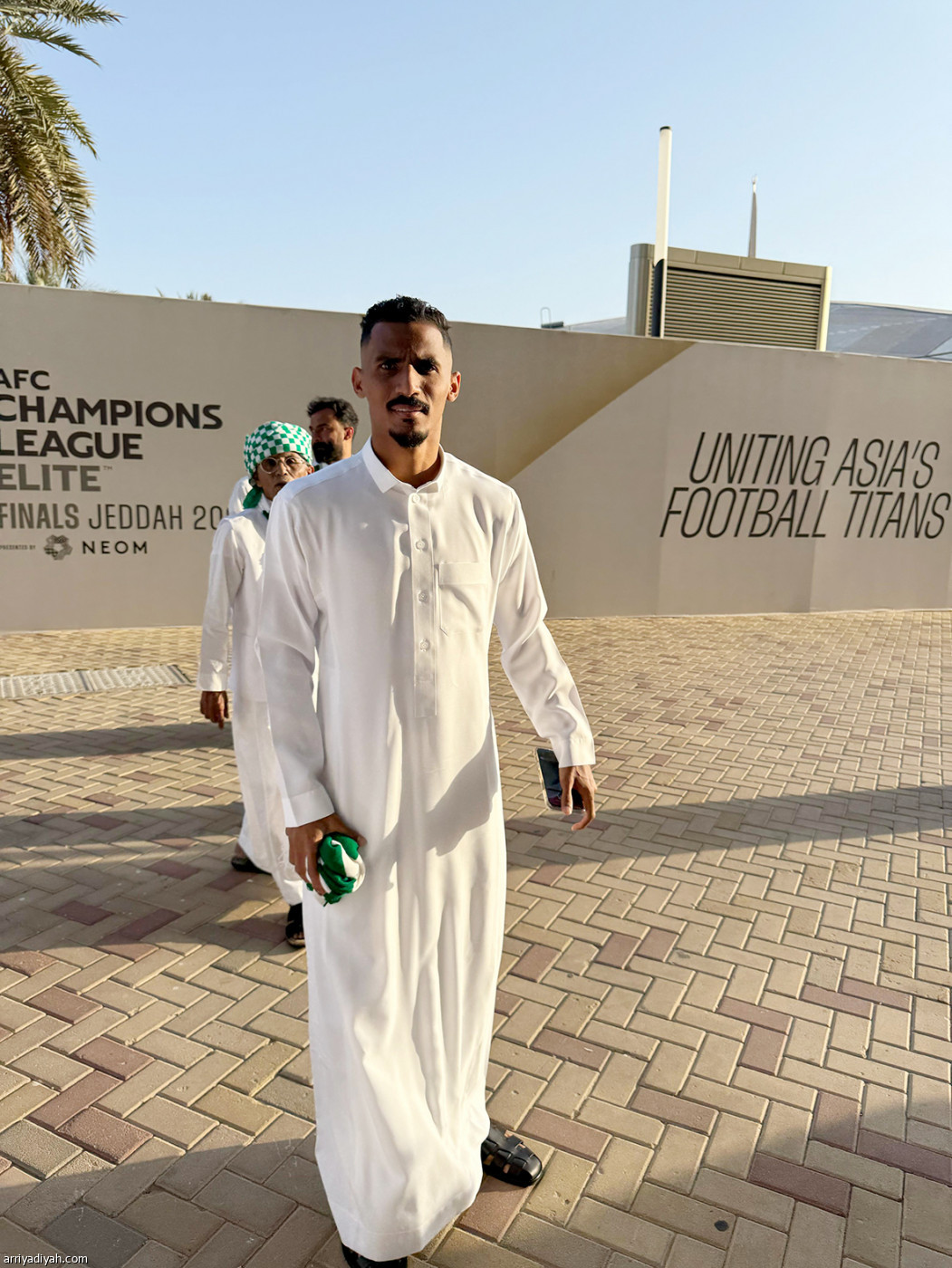 النجوم يدعمون