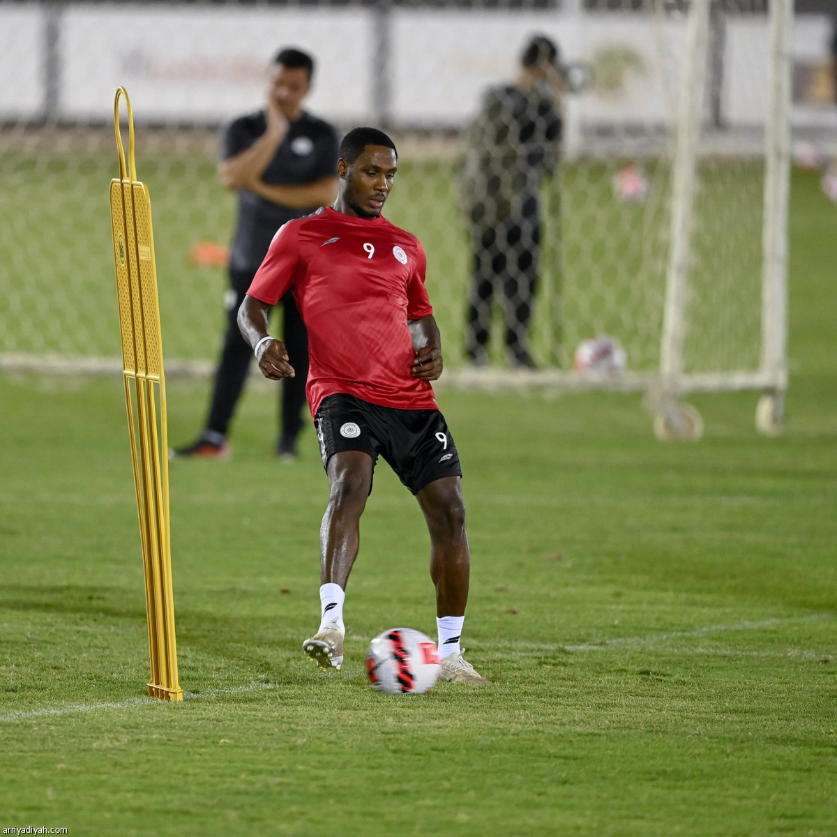 الشباب.. تأهب ومناورة