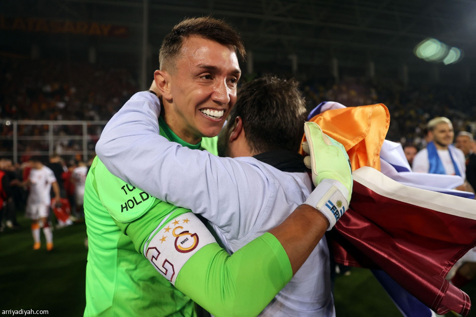 المرة الـ23.. غلطة سراي يحصد لقب الدوري التركي