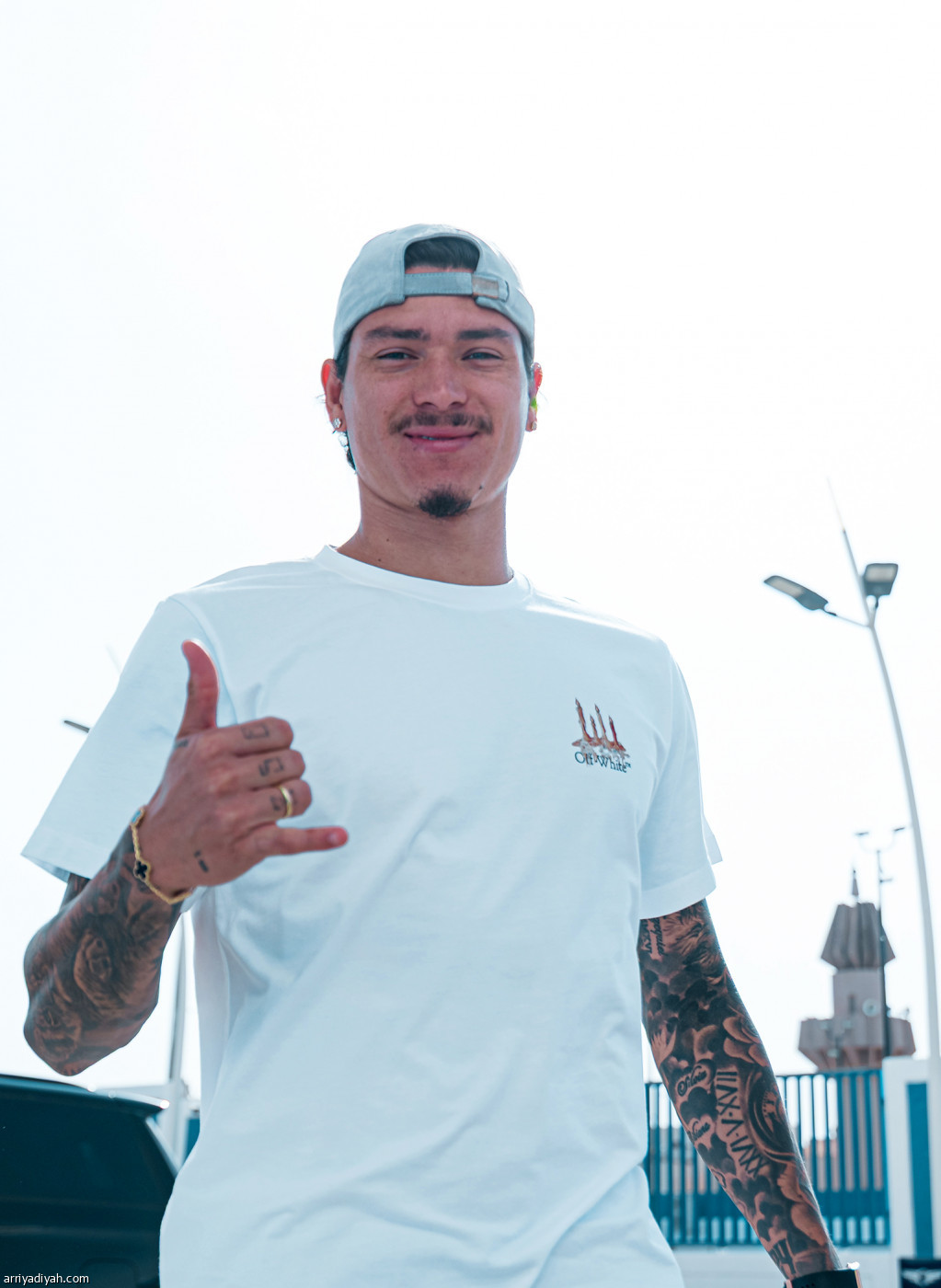 توافد «أزرق»