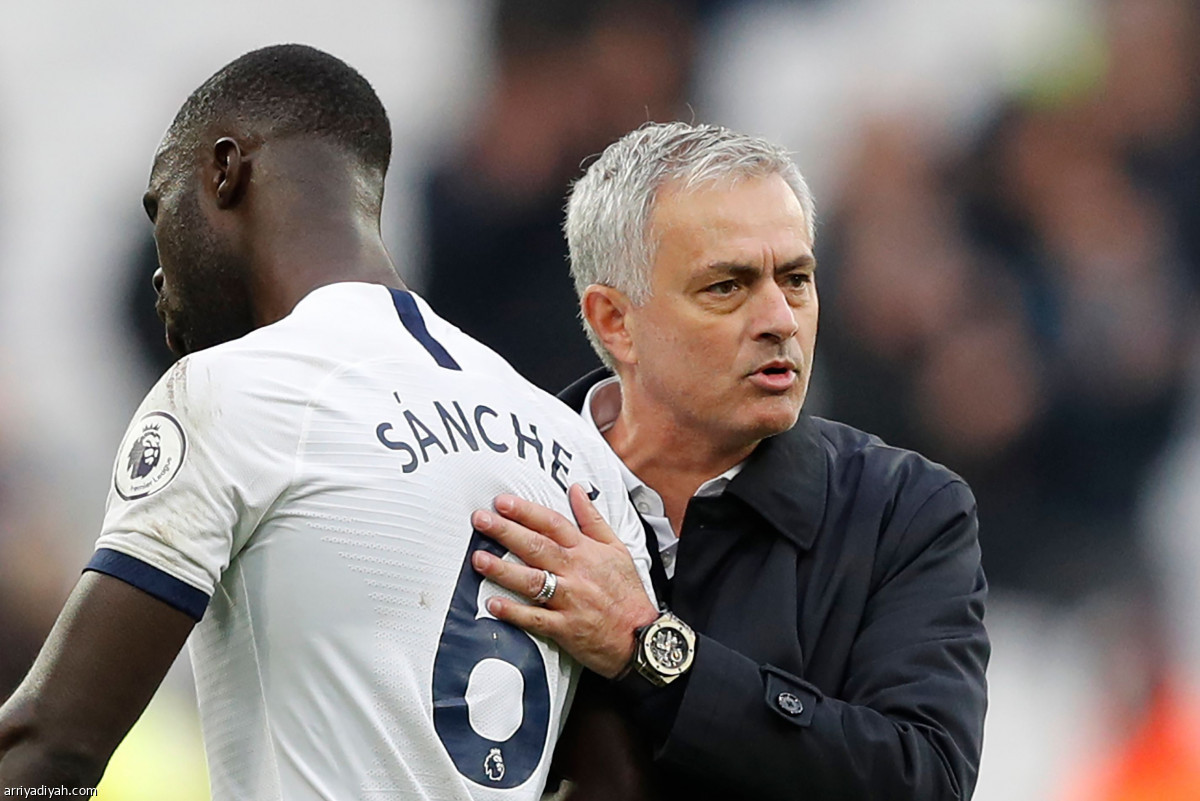 مورينيو.. بداية بثلاثية