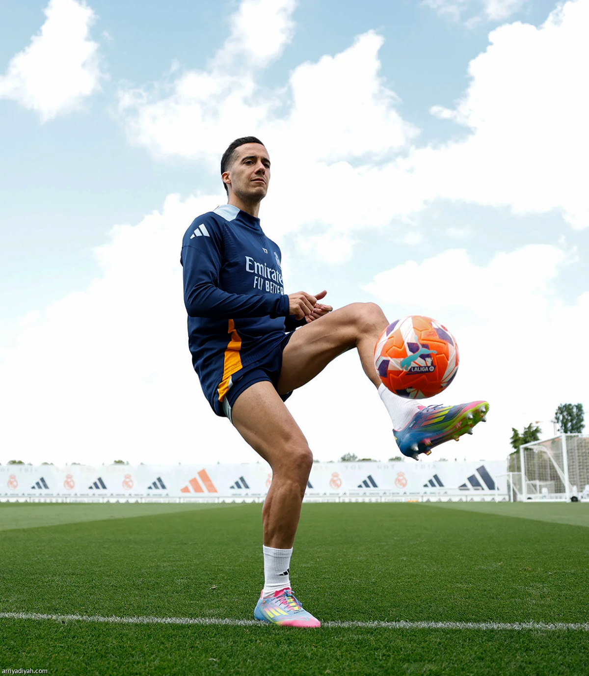 الريال يفرض السيطرة