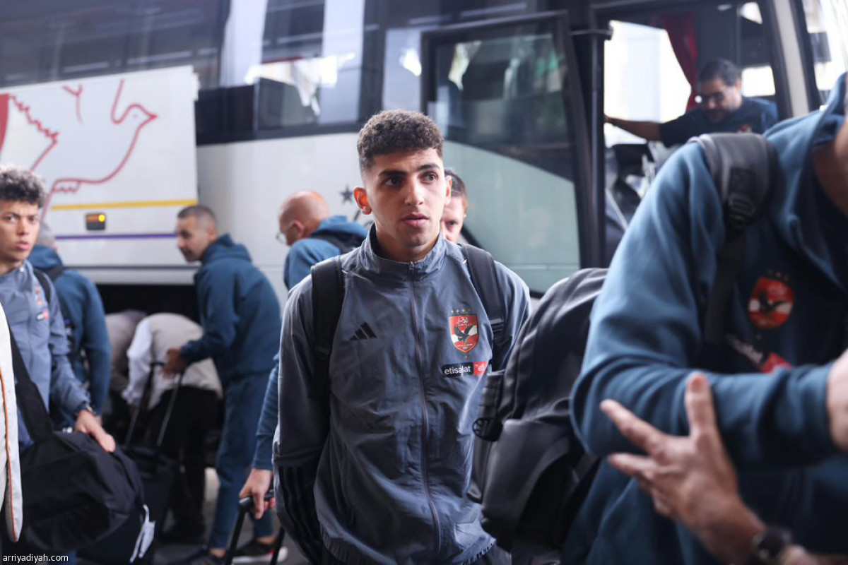 «الورد» يستقبل الأهلي في الرياض