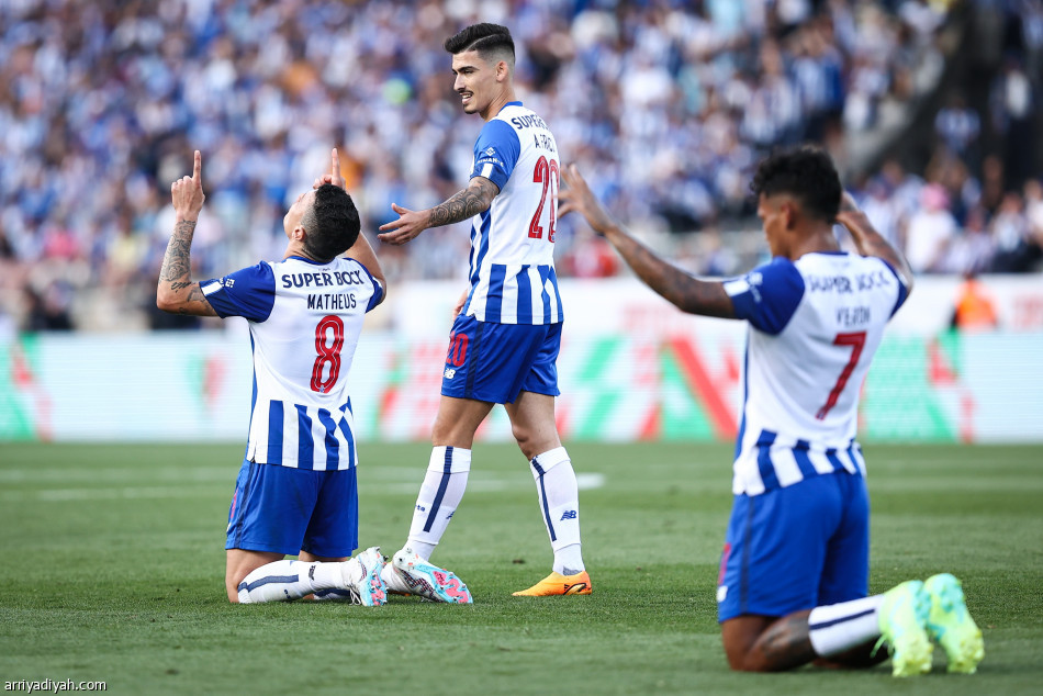 ثنائية براجا تتوج بورتو بكأس البرتغال