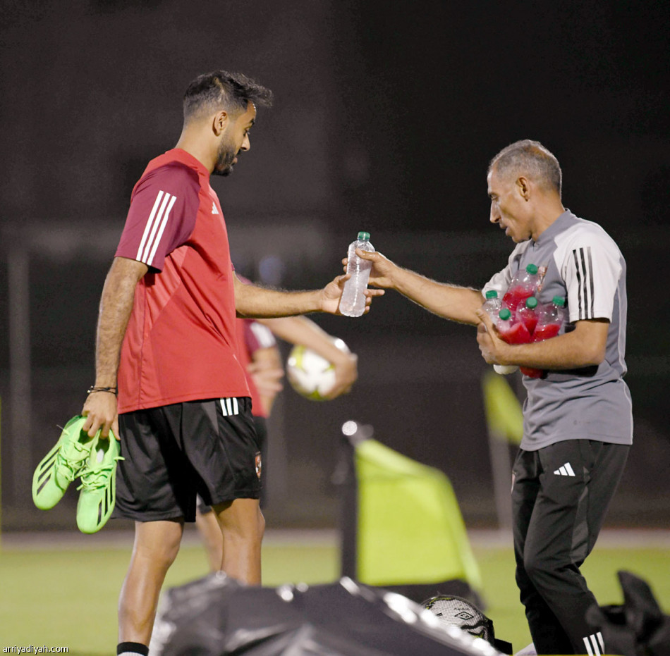 «كهربا» 
يعوض موديست