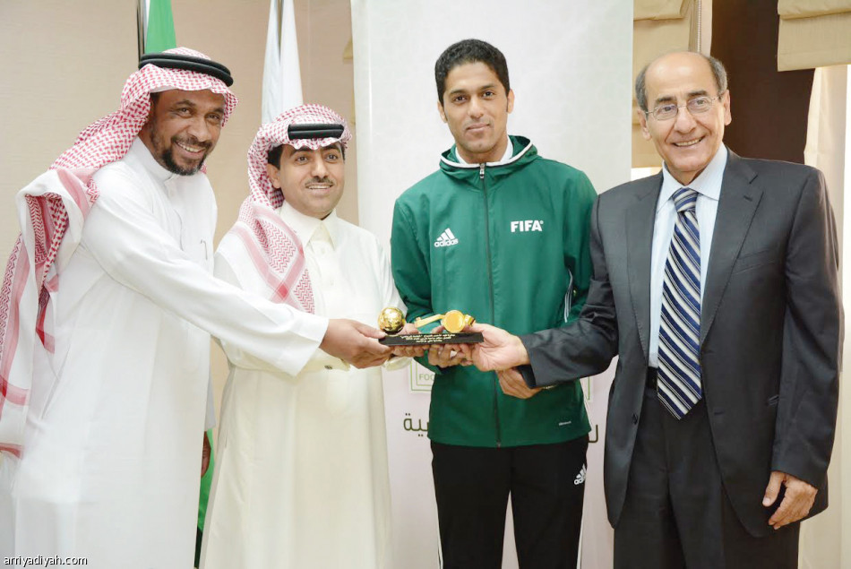 المهنا: 
لدينا كفاءات ونعاني مرضا