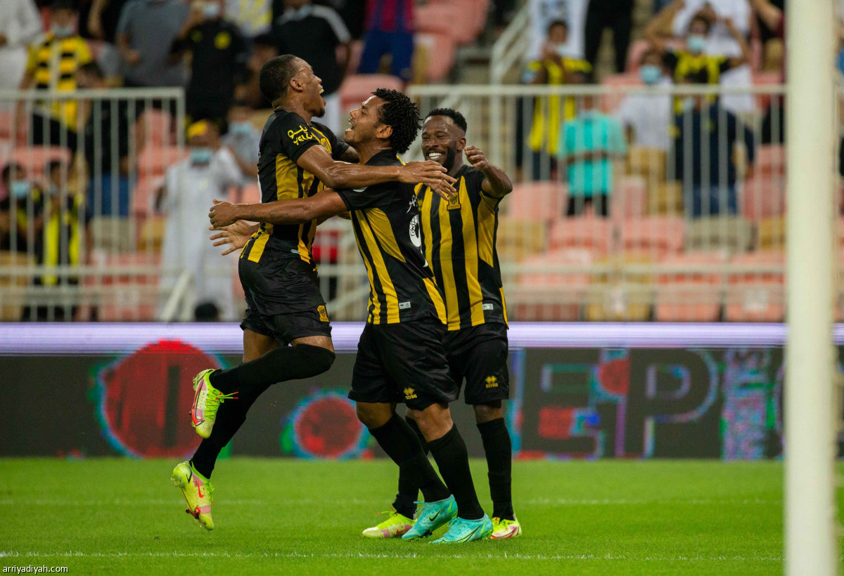 عودة بثلاثية