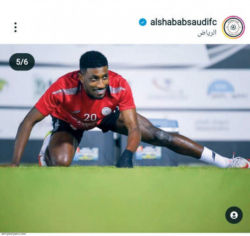 منصات الديربي..
زخم شبابي وهدوء نصراوي