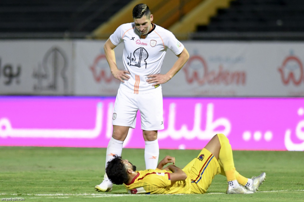 الحزم.. تلويحة وداع