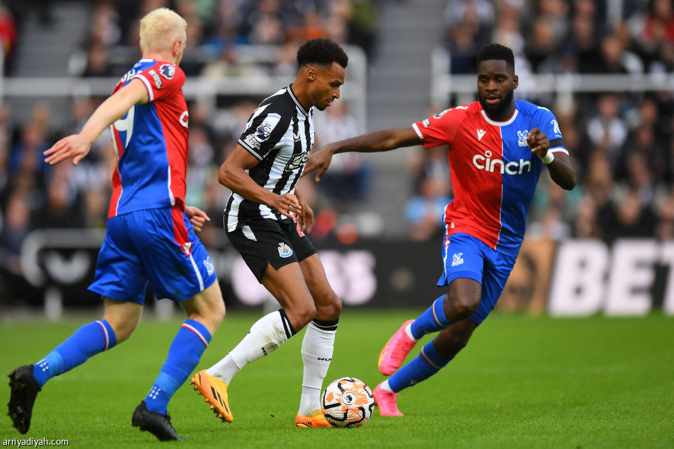 نيوكاسل يقسو على بالاس برباعية