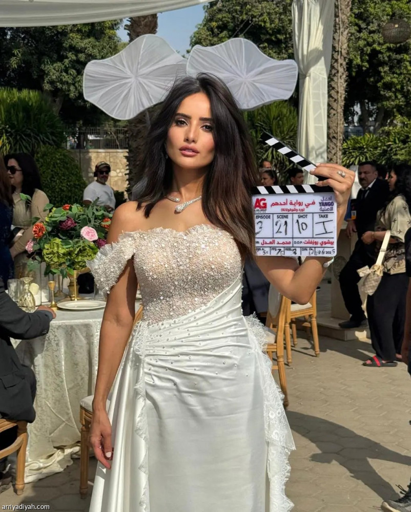 زينة لـ «الرياضية»: «ورد وشوكلاته» يكشف مشاكل الشخصيات