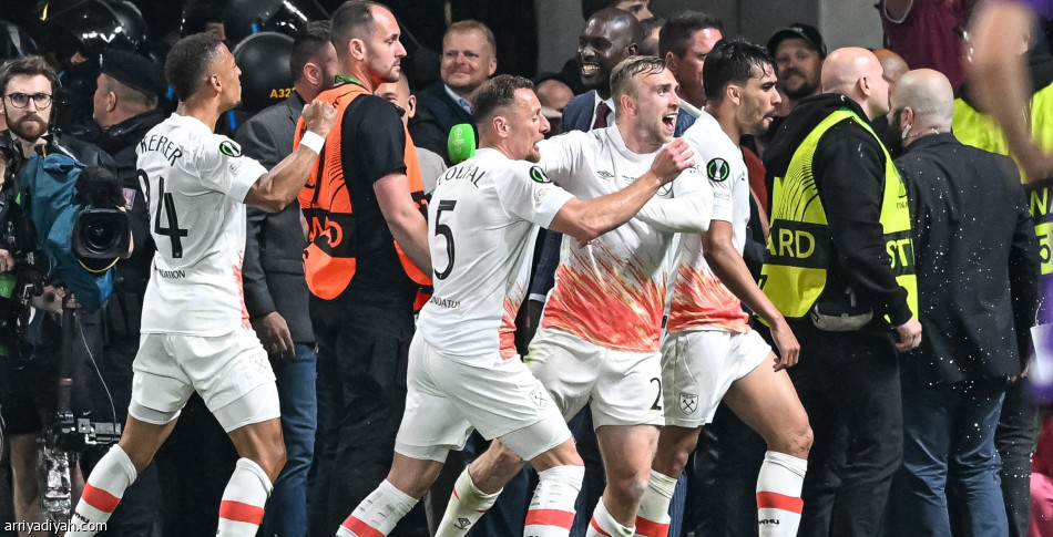 وست هام يتوج بلقب دوري المؤتمر