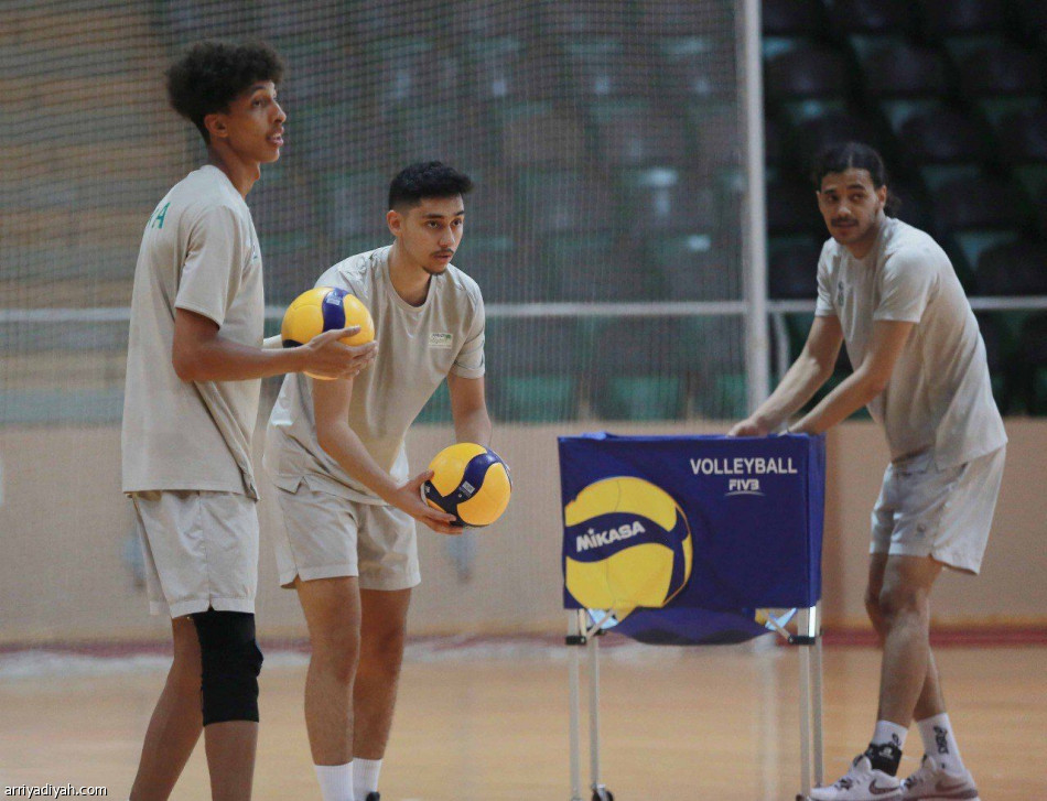 أخضر الطائرة يواصل تدريباته في جدة