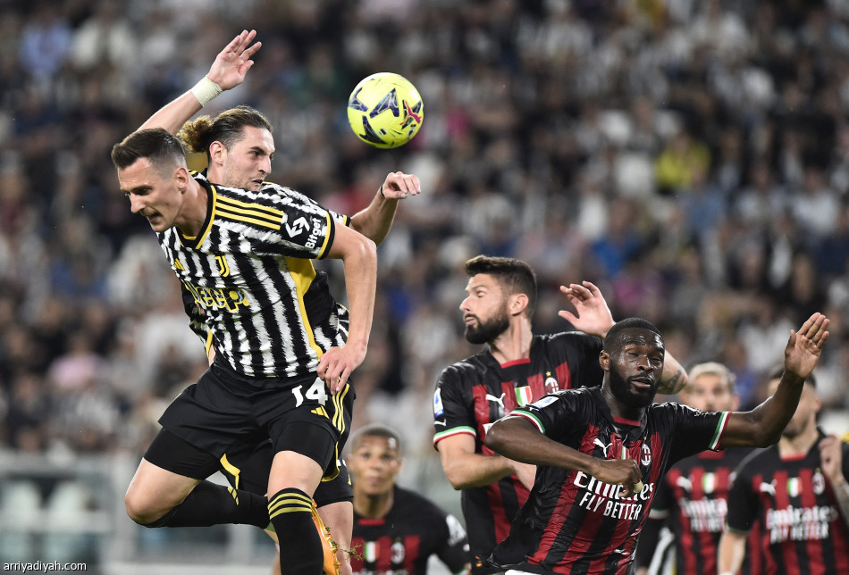 ميلان يكسب يوفنتوس ويتأهل إلى دوري الأبطال