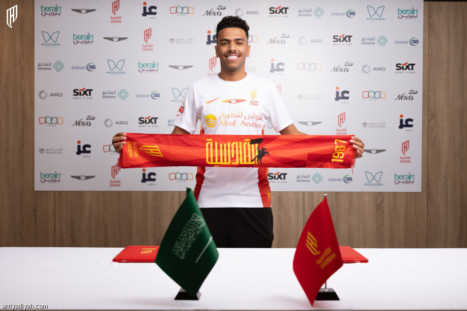 رسميّا.. الجوير يرتدي قميص القادسية