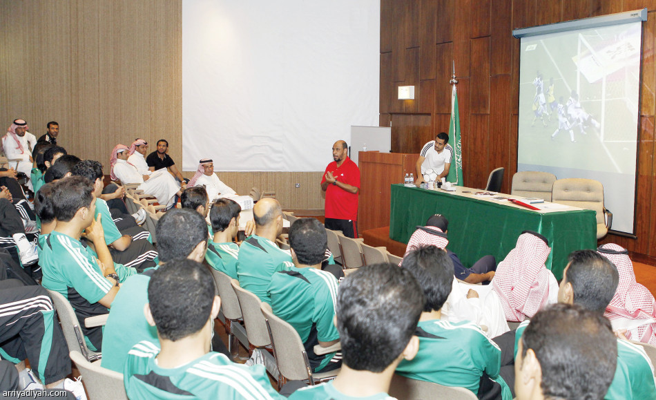 المهنا: 
لدينا كفاءات ونعاني مرضا