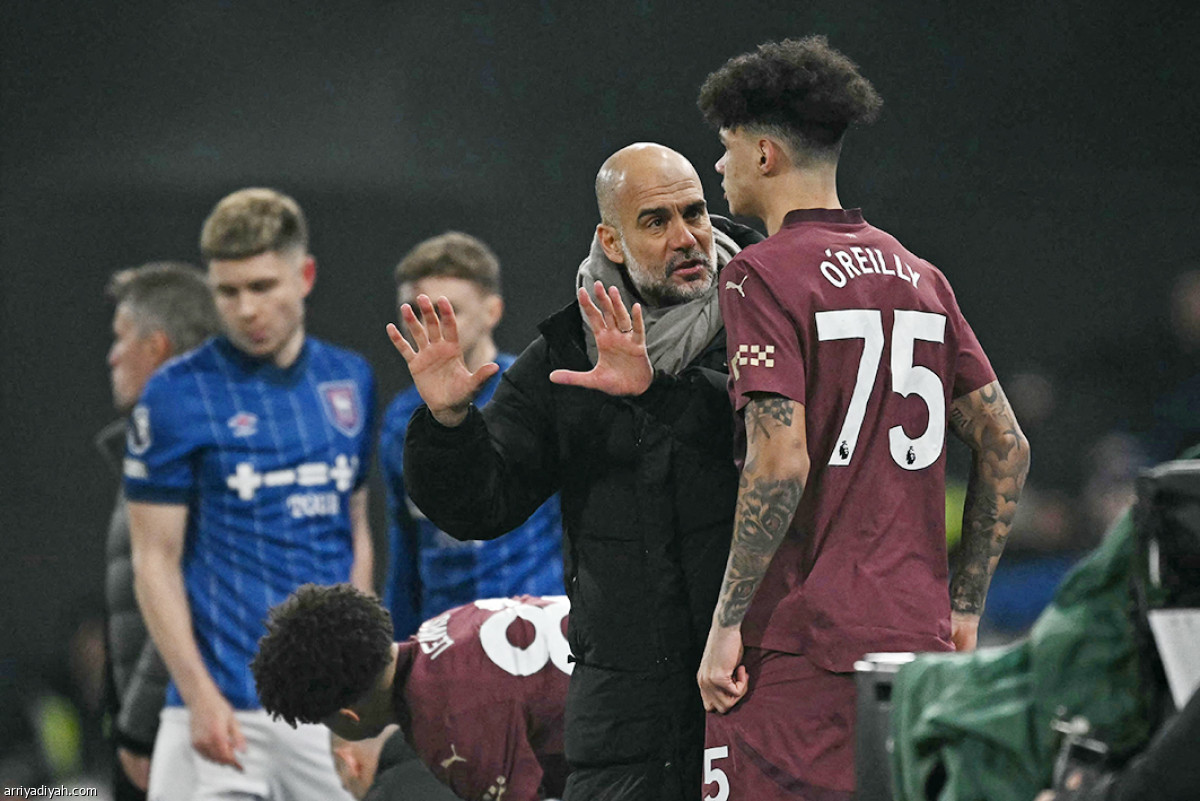 استعراض بسداسية