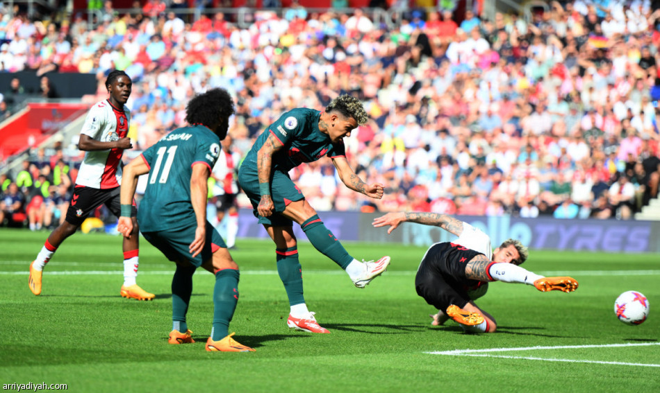 فيرمينو يترك بصمته الأخيرة في ليفربول