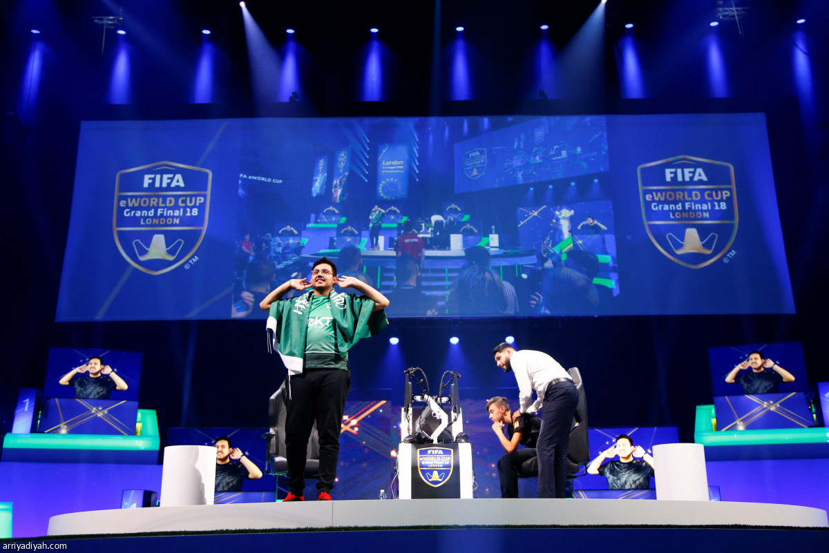 الدوسري.. بطل العالم