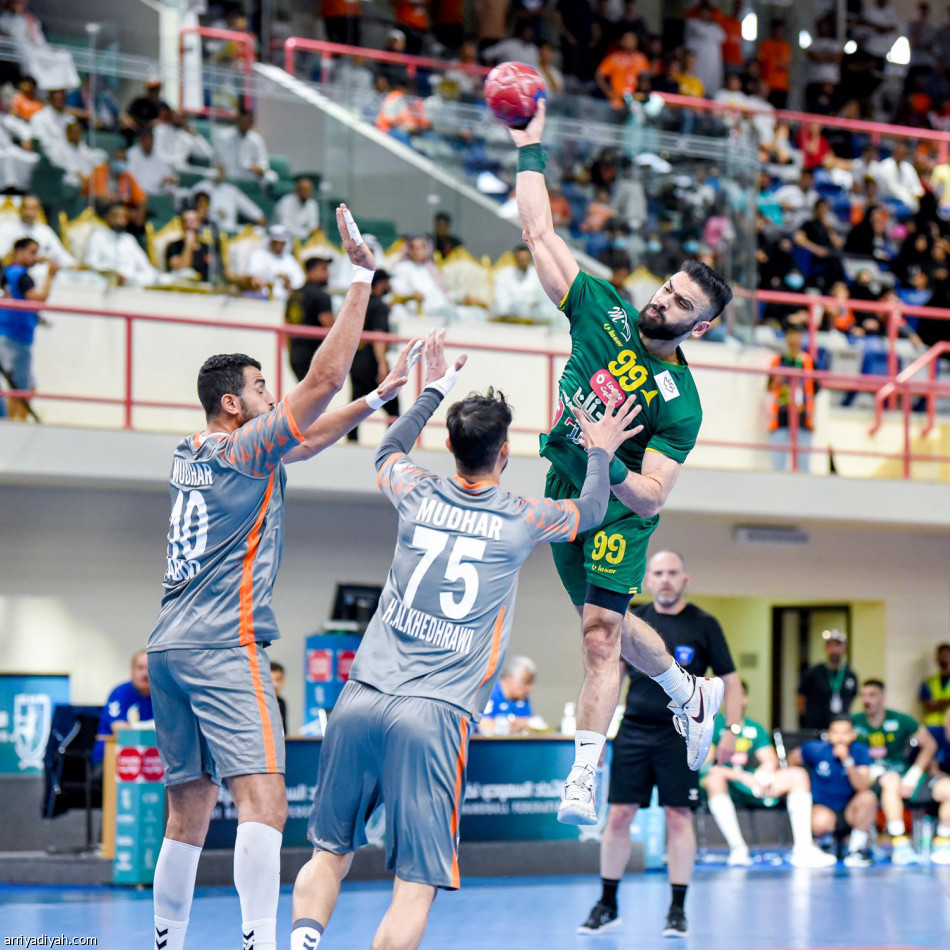 اليوم.. 
حسم نخبة اليد