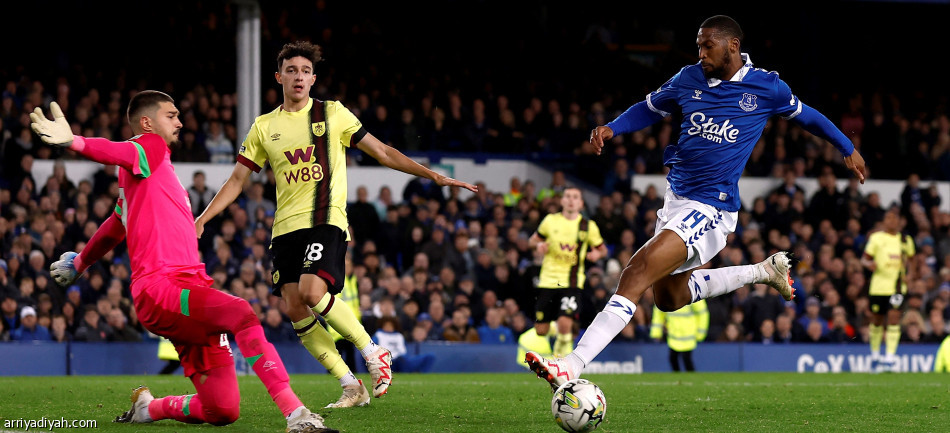 ليفربول وإيفرتون يتأهلان إلى ربع نهائي كأس الرابطة