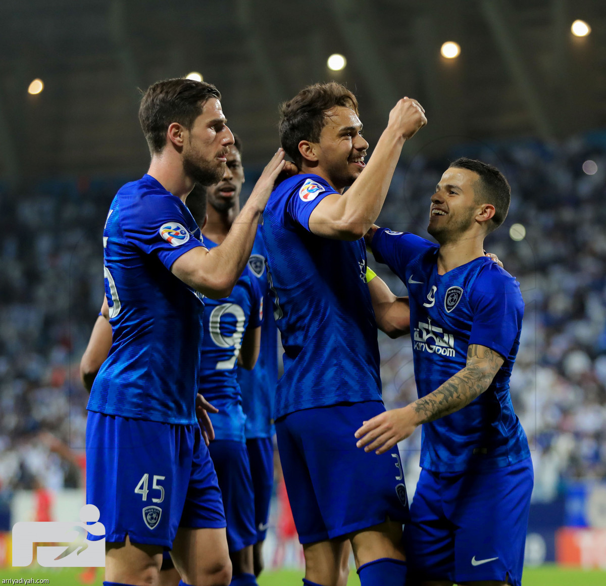 الأزرق يتلاعب بالدحيل